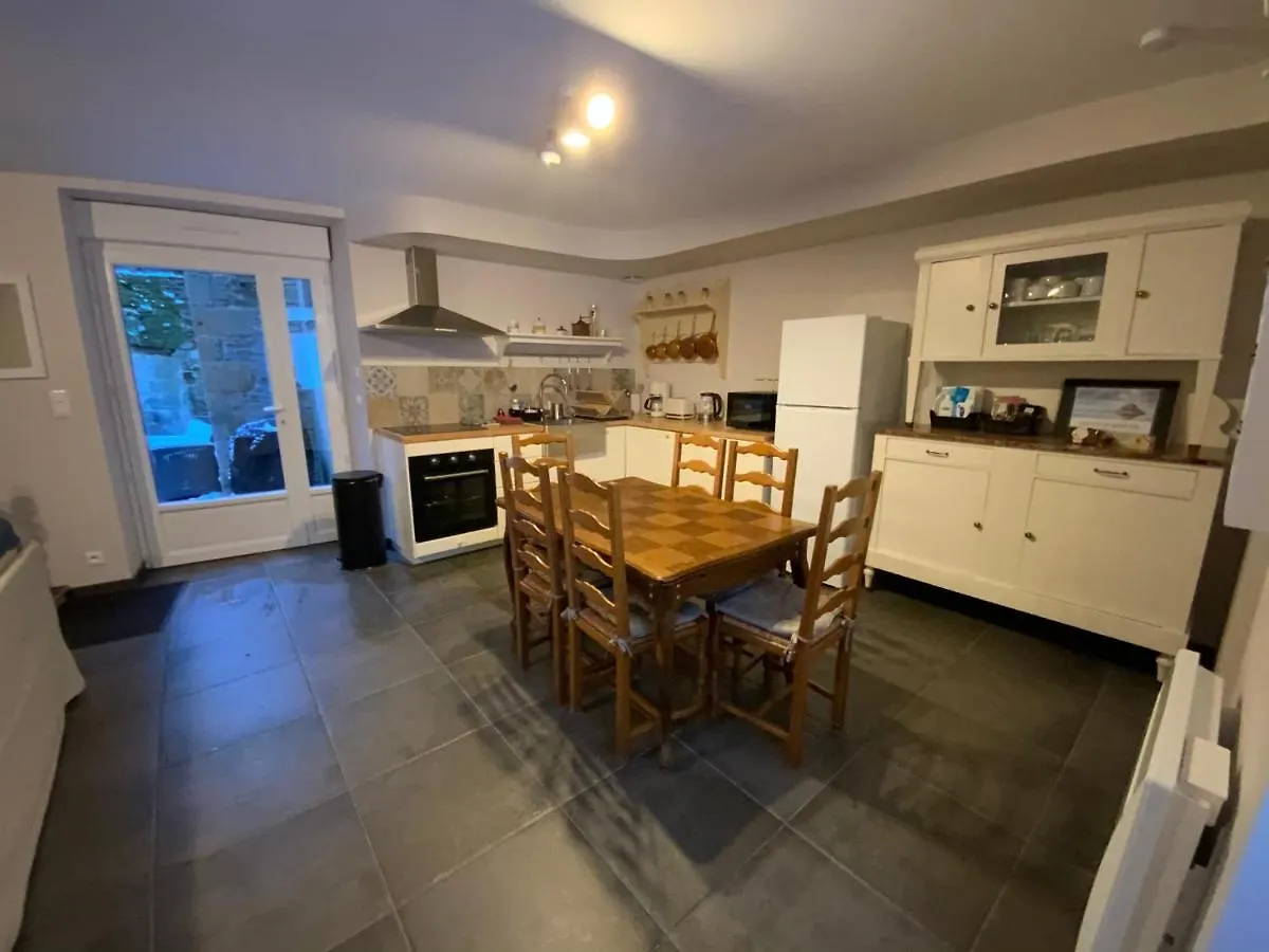 Agreable Maison De Ville En Baie Du Mont St Michel Pontorson 0*,  France