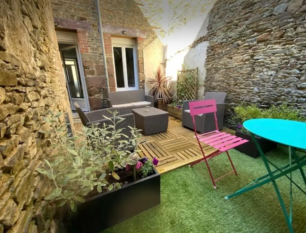 Agreable Maison De Ville En Baie Du Mont St Michel Pontorson