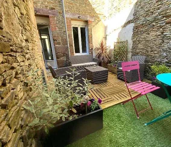 Agreable Maison De Ville En Baie Du Mont St Michel Pontorson France